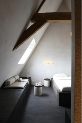 High end private room with private bathroom